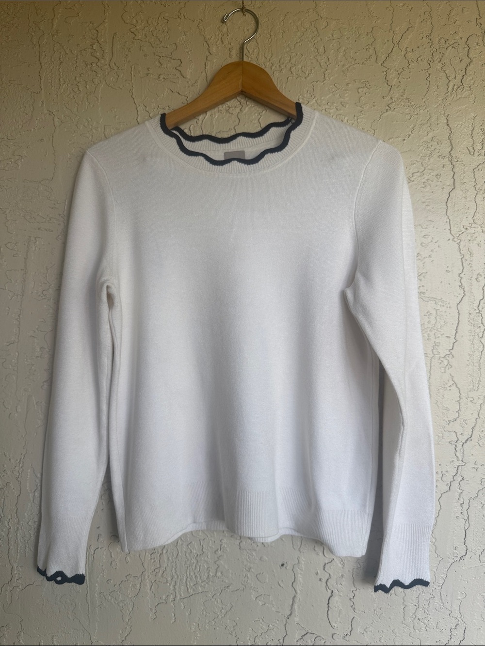 H&M White Sweater with Black Scalloped Trim - Picture 6 of 9